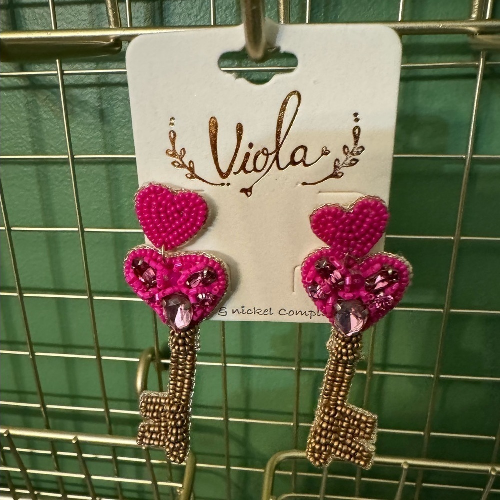 Key to My Heart Seed Bead Earring - Picture 2 of 2